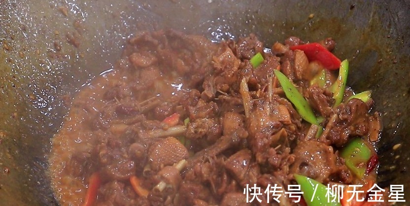 厨师长教你在家炖大鹅,一罐啤酒,一碗香料,鲜嫩脱骨,香辣入味!