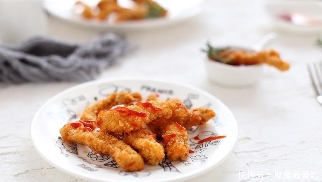 香酥美味炸鸡柳,在家只需轻松几步便能搞定,孩子直呼妈妈是厨神