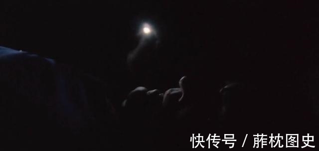 时尚杂志|外国真人秀复刻恐怖片！教你在丧尸吸血鬼杀人狂手下逃生