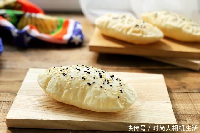  做法|面粉换个做法，个个空心，鼓大泡，咬一口酥掉渣，比面包好吃