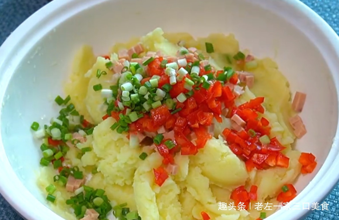 土豆饼最简单好吃的做法，外酥里嫩，鲜香又营养，全家人都喜欢