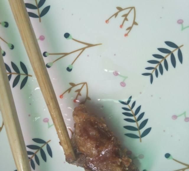 金牌蒜香骨,香酥可口,特别美味,不亚于外面的餐馆