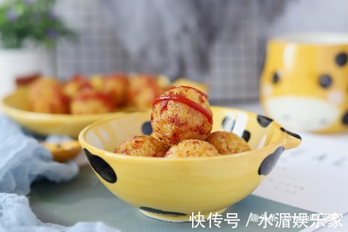 剩米饭新做法，既是早餐，也是零食，上桌就被抢光，比蛋炒饭好吃