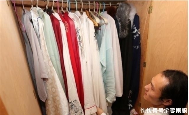 束冠&他留四年长发穿上汉服却被汉服圈批“不束冠”,网友:好严格