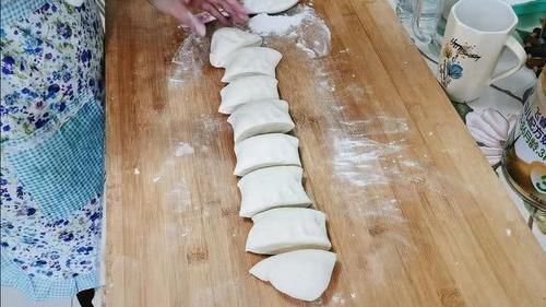 油酥饼|面粉别捣鼓做蛋糕了,现在流行它比蛋糕简单,比油条好吃,收藏