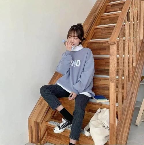 卫衣+小高领搭配，卫衣+棉服穿搭...这样穿时髦炸了！