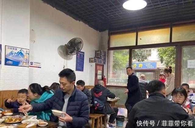  餐馆|成都一家开了32年的神仙餐馆，只卖两种肉食，每天食客爆棚