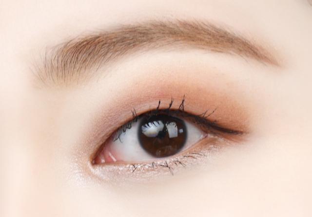 眼窝|眼睛有3个特点的女生,拍照不好看还显凶,没有灵气