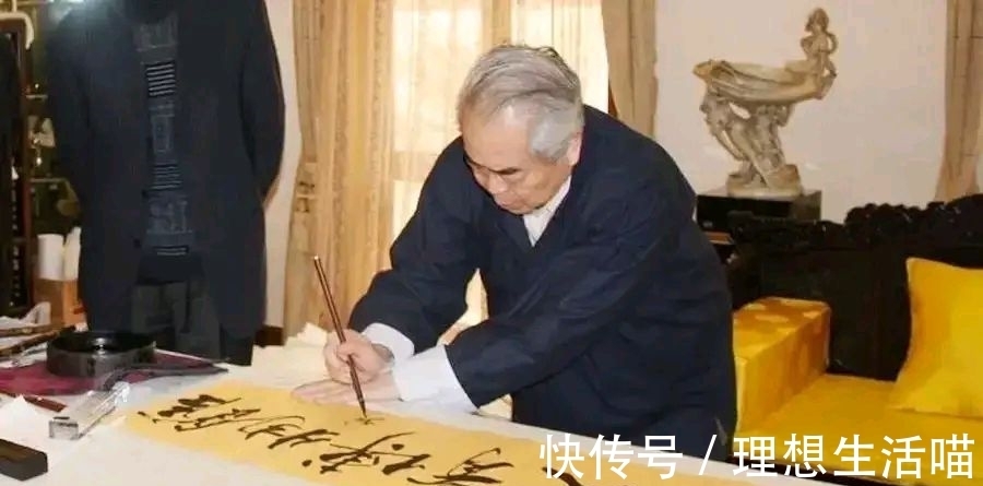 中国文化!这才是范曾真正的书法水平,端庄大气,让大家连连叫好