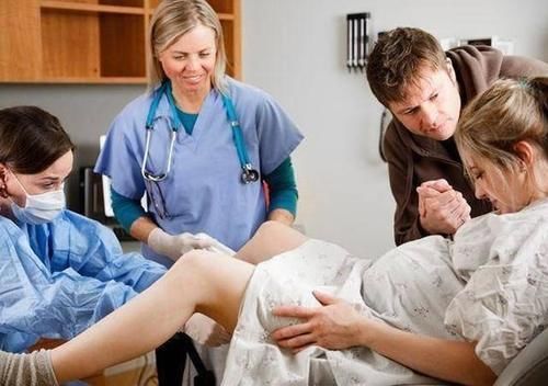 剖腹产|丈夫陪产,能做到“四动”,才算是合格陪伴者,产妇会很感动