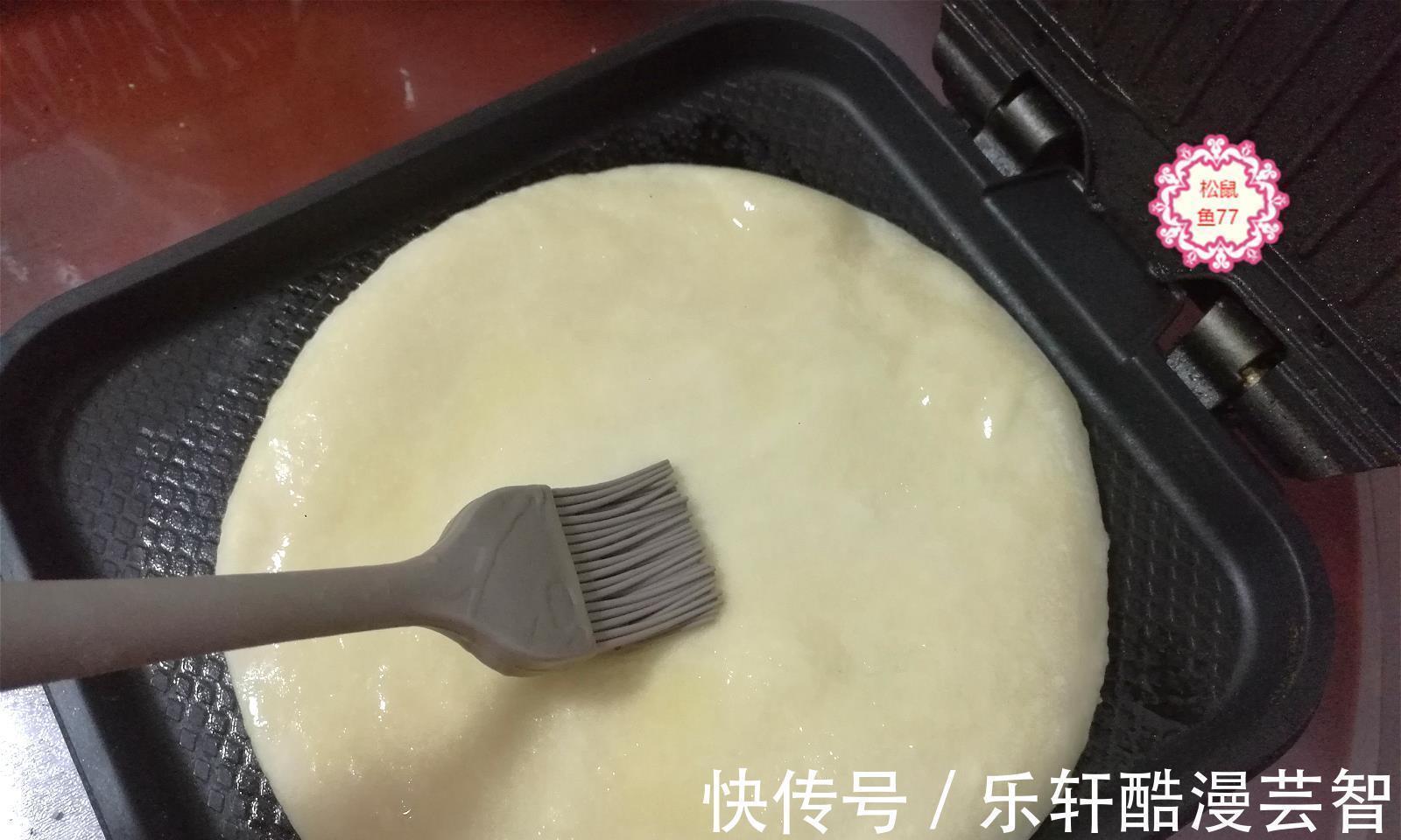 我烙饼不用开水、不用酵母,5分钟烙一张,软软的一层一层真香