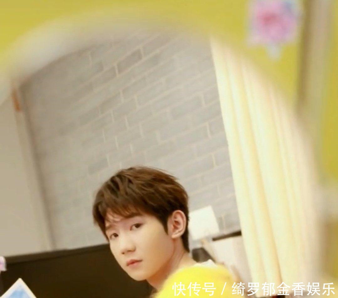 展示 王源自曝没有坚持跳舞的原因,看完他的展示,粉丝心疼不已