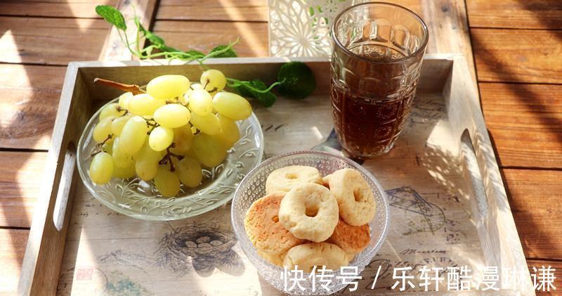 咸咸的饼干太好吃，口感酥，味香浓，钙质含量高，做法不会有难度