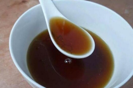 2种小东西，盆里加一点，君子兰叶肥如网，1年2次花，新芽冒不停