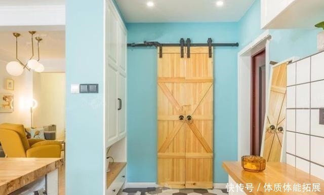 玄关|入户见厅的户型,玄关就该这样设计,不占地方又显得整齐,挺实用!