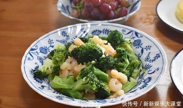 孩子|勤快妈妈做了这早餐，补充蛋白质又养脾胃，孩子说家里早餐最好吃