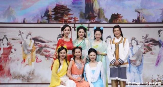 杨澜 30秒的专业稿一字不错!关晓彤在“王牌”展露播音功底,杨澜称赞