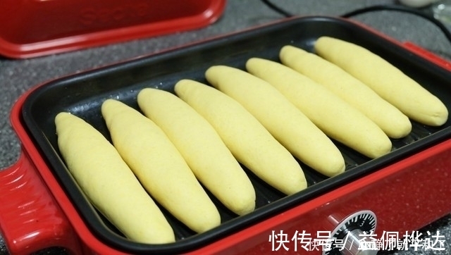 面团|粗粮细做,玉米面最好吃的做法来了,不用蒸不用烤,孩子们都说好