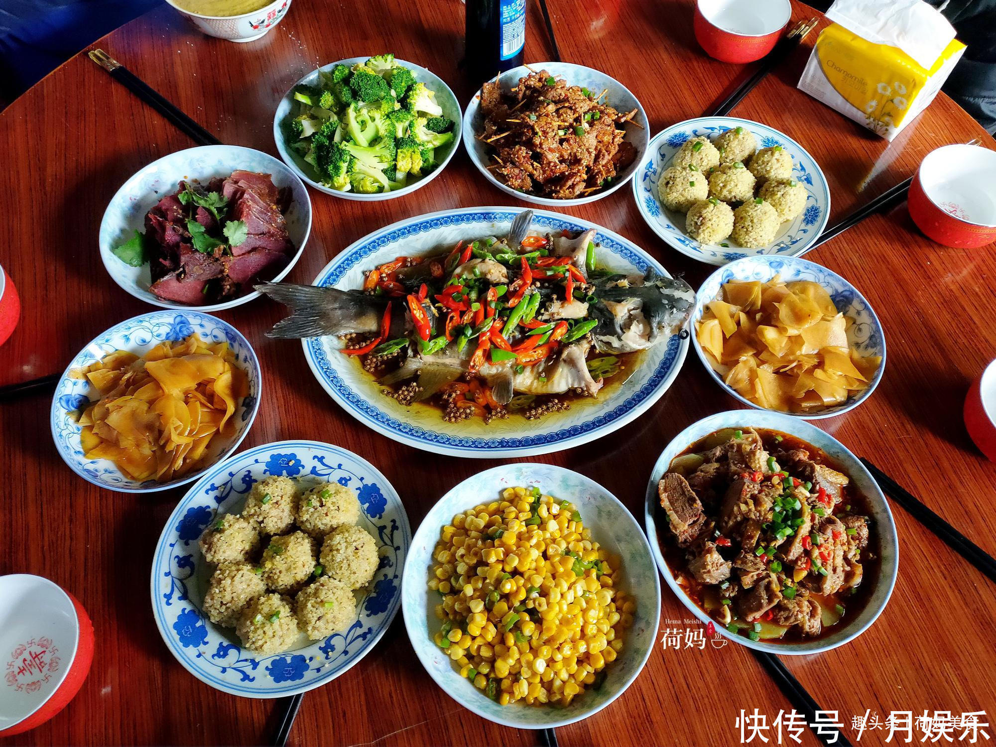 晒晒娘家的年夜饭,妈妈做了8菜1汤,简单又家常,全是妈妈的味道