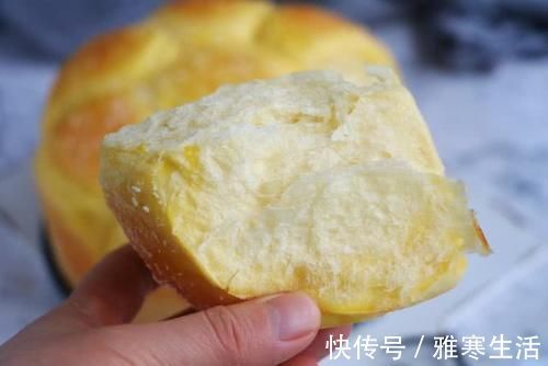 在家做面包,不用烤箱不用黄油,又软又拉丝,学会别再买面包吃了