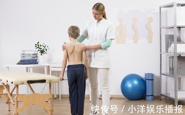 外面的世界|3个错误易伤到宝宝的脊柱,若不及时改掉,可能会影响宝宝身高