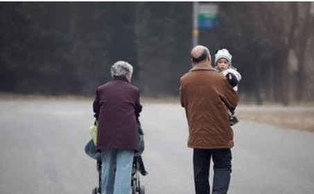 孩子|为什么很多的老人宁愿闲着, 也不帮子女带孩子 原因既无奈又暖心