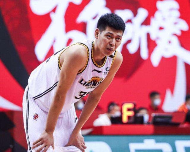 弃用|7中1得2分!辽宁男篮2米18内线遭完爆,杨鸣弃用你是有原因的