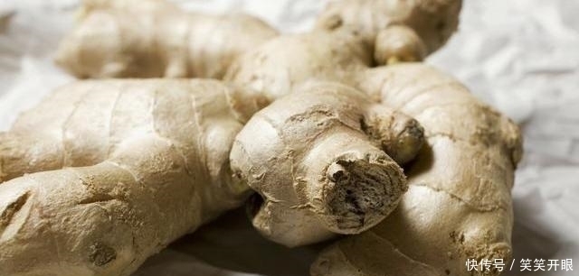  买生姜时，怎么分辨有没有熏过硫磺菜农牢记2点，不会被坑了