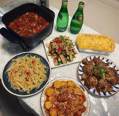 哥哥|这枚爱做饭的鲜肉空少有点帅