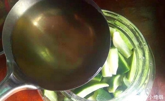 秋天的萝卜最鲜嫩，教你一招腌着吃，开胃又下饭，便宜又营养