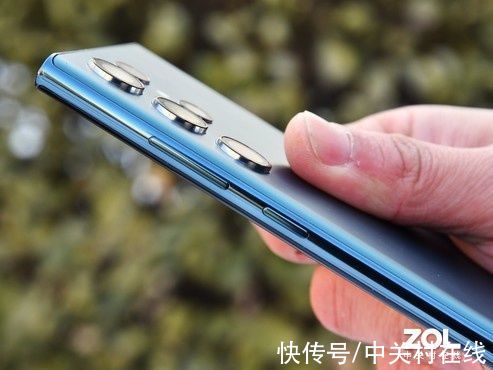 全新一代|6.8英寸巨屏四边等宽，三星Galaxy S22 Ultra上手图赏