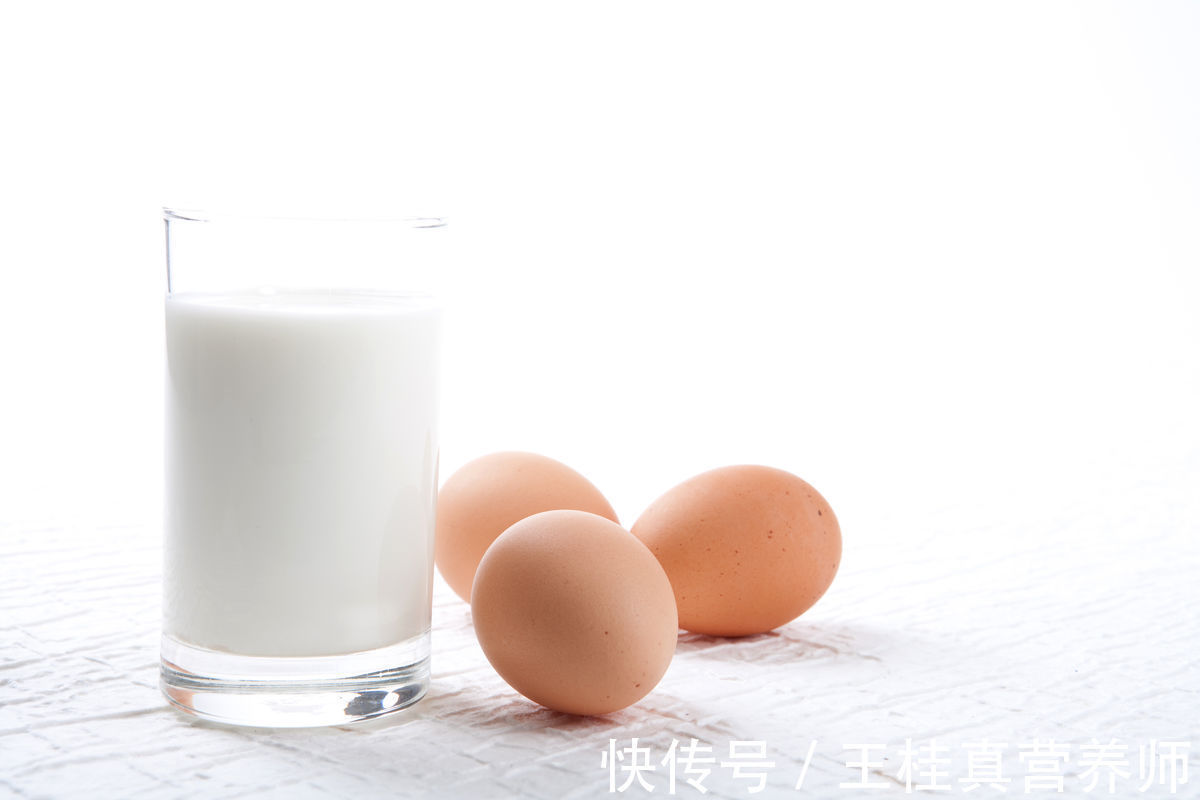 补钙|牛奶鸡蛋一起吃，有啥好处？看完第四点，我默默地端起牛奶和鸡蛋
