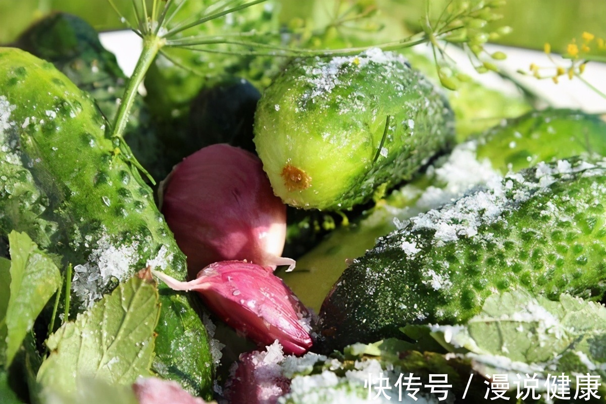 飙升|盐吃多了会让血压飙升!提醒:这3种食物,可藏有不少“隐形盐”