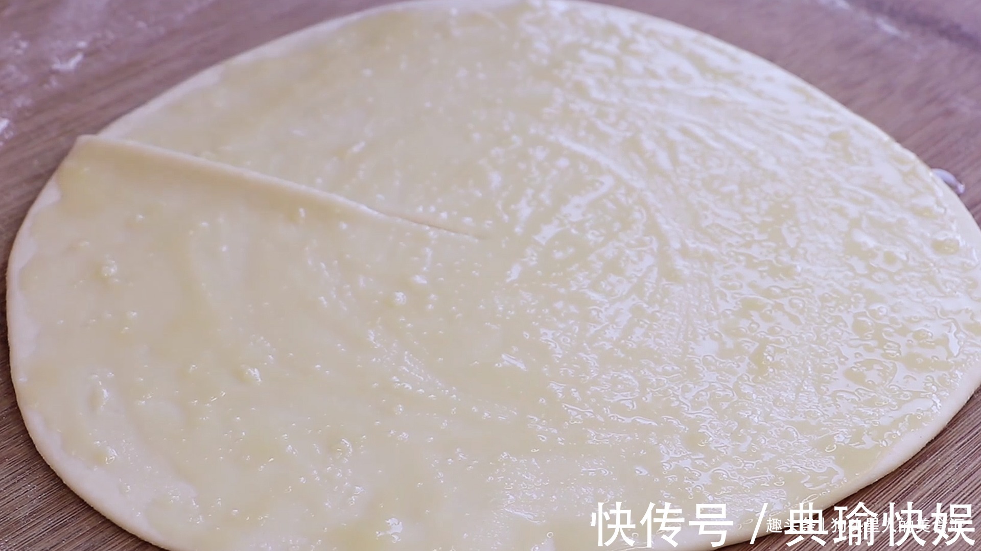 油酥|烙饼时，不要直接烙，多加这两步，饼柔软又起层，3分钟就能出锅