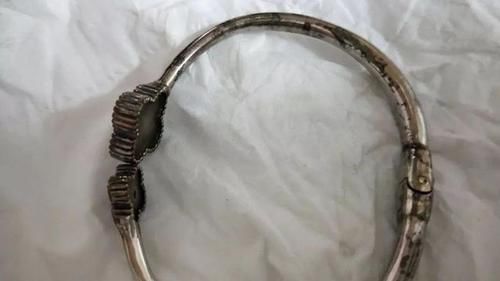 女性长时间戴“银手镯”，会给身体带来哪些好处？转给家里人看看