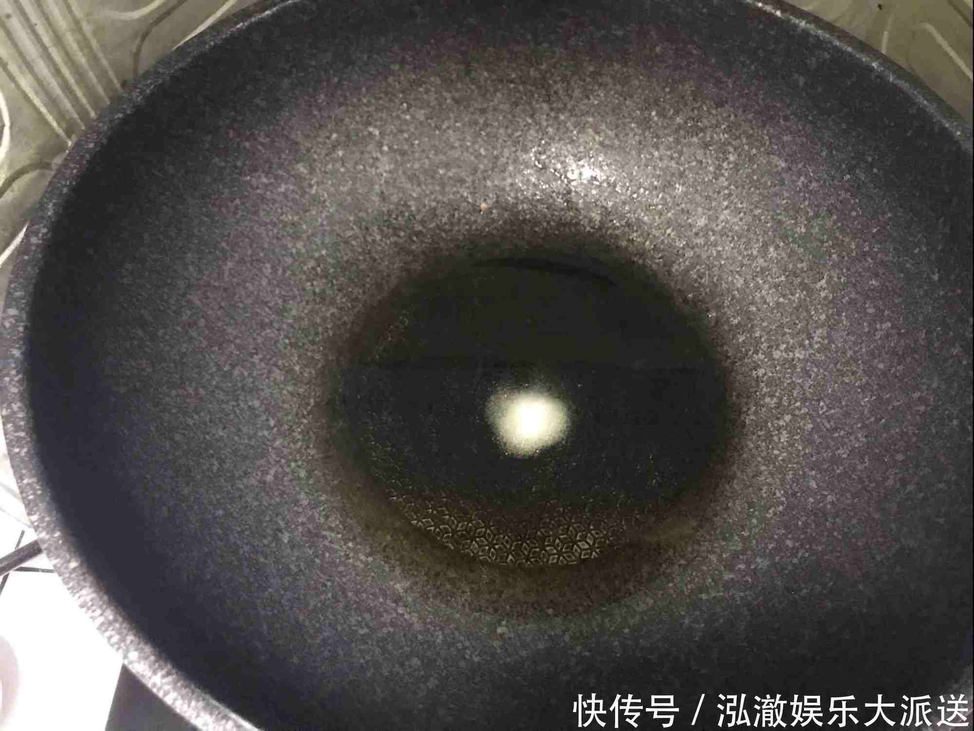 学会|大厨教你炒土豆丝,学会这1个小技巧,做的比饭店的还香!