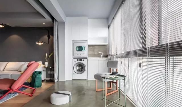 阳台|客厅连接阳台,要不要装隔断门?幸好我精明,一锤下去赚了好几万