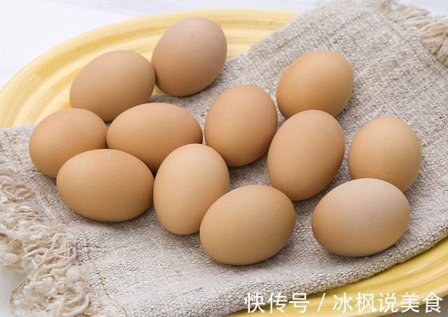 鸡蛋是怎么放到油桶里的方法做法可能和你想的不一样，很简单