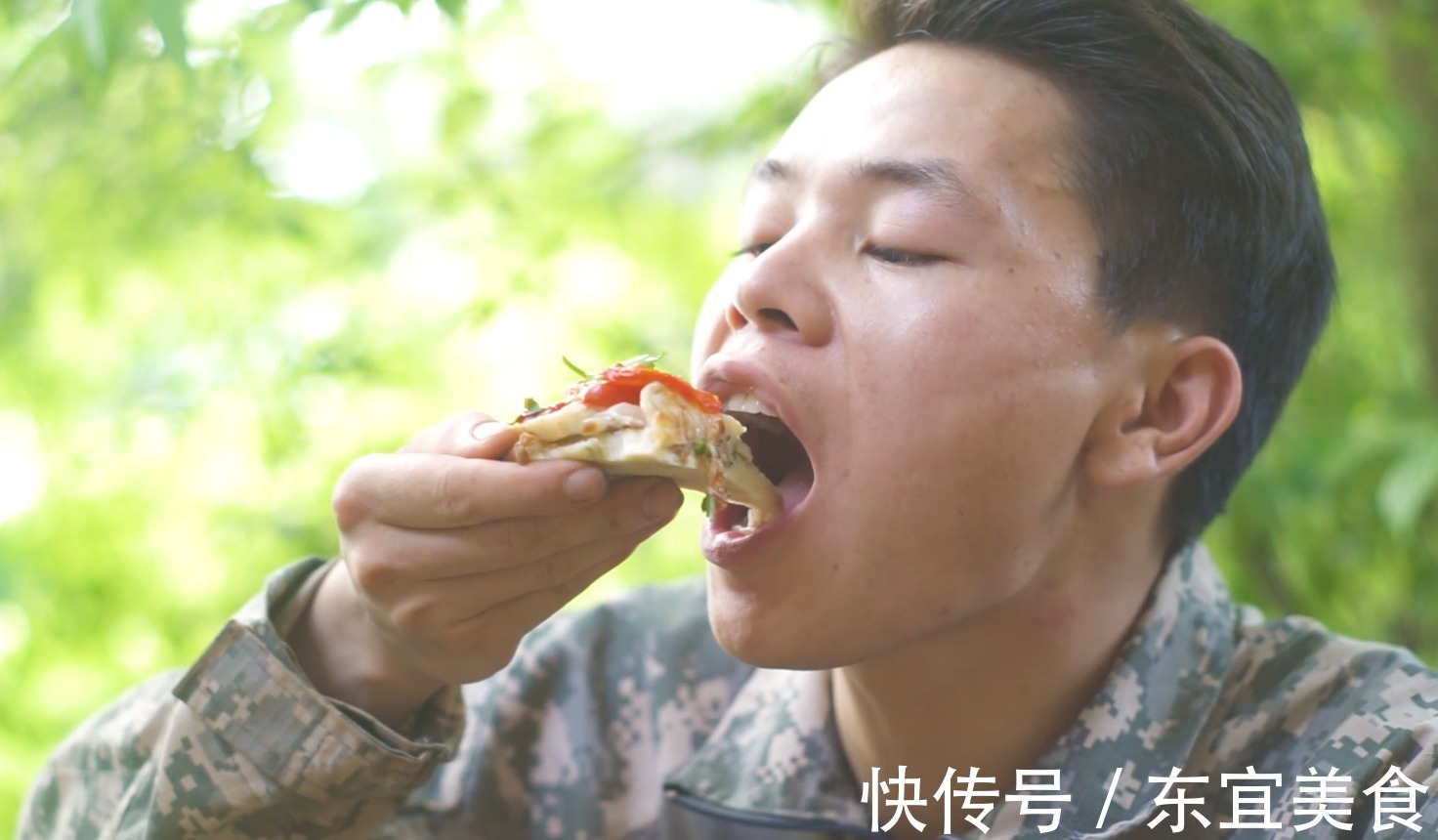 披萨|2分钟教你在家做披萨,香浓拉丝,做法简单,比外面的好吃多了!