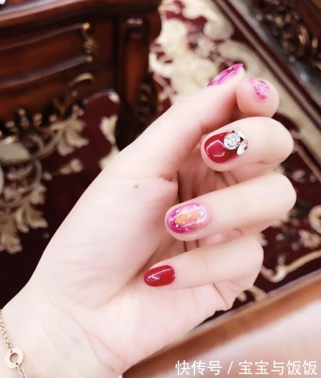 钻石 人造钻石和天然钻石几乎没差别,可以量产,为何钻石价格没有降!