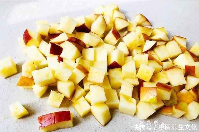 入冬后,遇到此碱性水果别手软,现在正当季,营养极高,别不懂吃