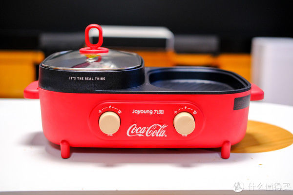 电火锅|九阳不粘涮烤一体机测评：1400W分区独立控温，品牌联名一定贵？