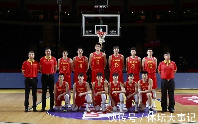 胡明轩|30分败给加拿大！杜锋爱将对比，胡明轩轰下24分，吴前8中1拿4分