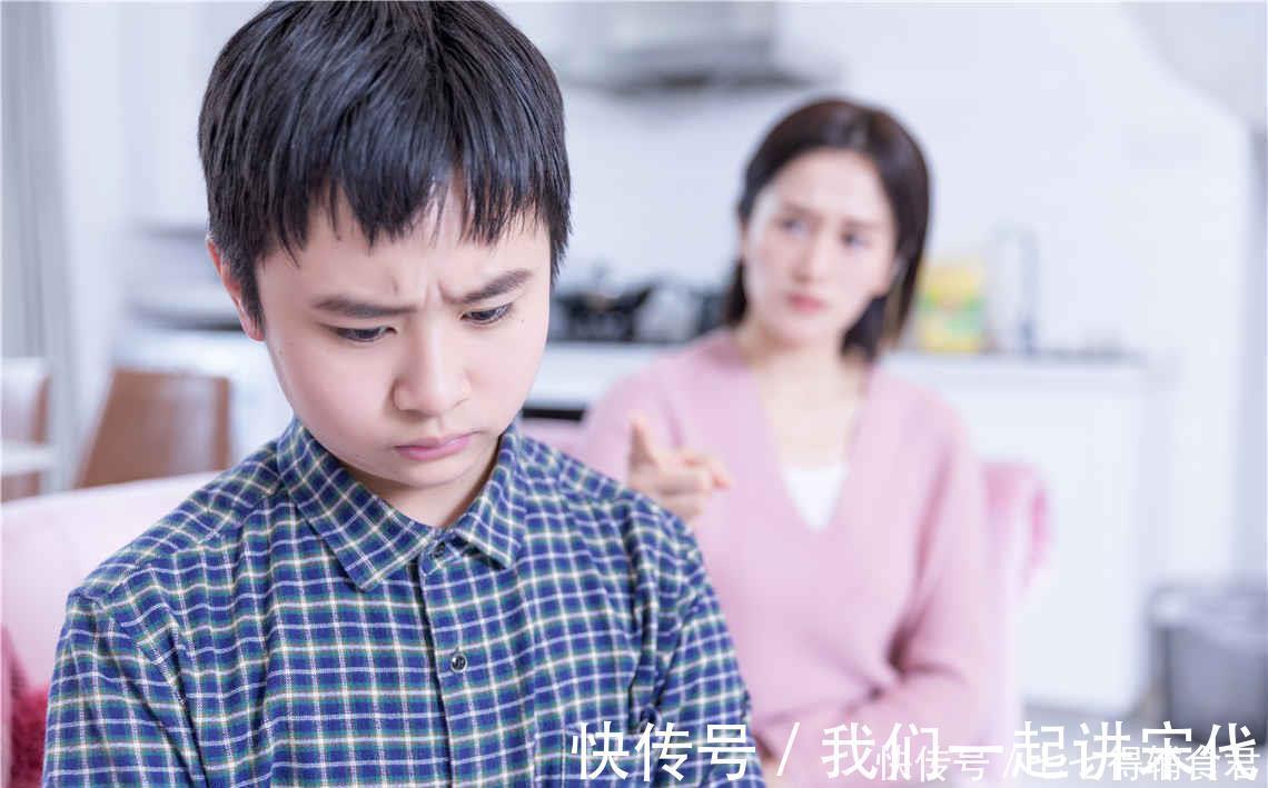 亲子关系|孩子埋怨作业多,妈妈的两种不同做法,孩子过上了两样不同人生