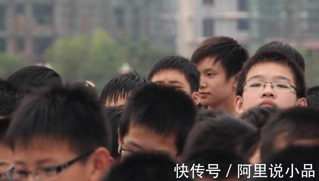 孩子|生活越来越好,孩子近视眼增加,配眼镜时有一项测试要留心