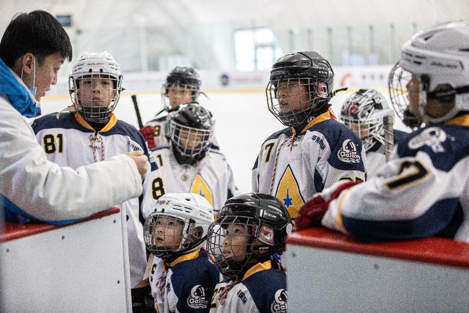 北京夢想ing隊(duì)|新華全媒+｜3600名小將！北京青少年冰球聯(lián)賽助燃冬奧熱情