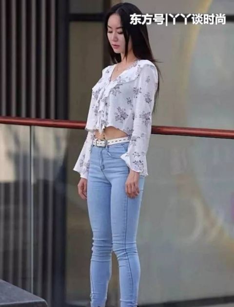 破洞牛仔裤|高颜值美女搭配牛仔裤,终于知道什么叫人间仙女