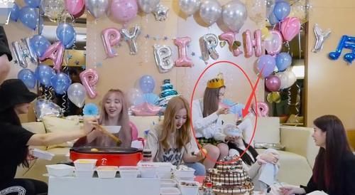 自律|难怪说自律的人没朋友,硬糖少女围着吃火锅,有谁留意到陈卓璇