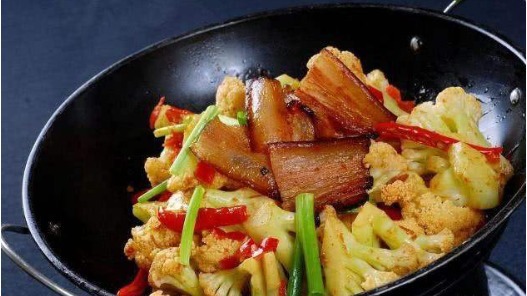  下入|炒腊肉时，别傻傻的直接下锅炒，多加这2步，腊肉不硬鲜香味美