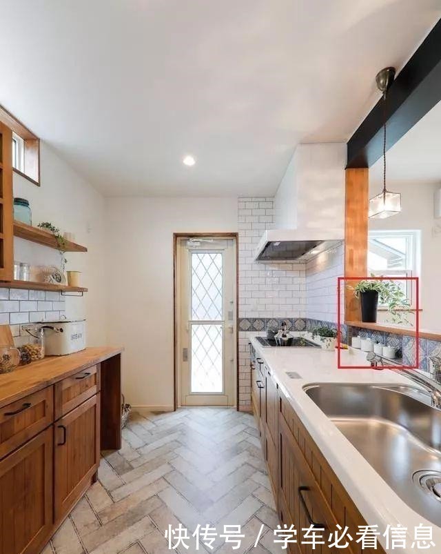 翻倍|日本人真聪明，厨房这样一改，操作台面干净整洁，内部收纳翻倍！